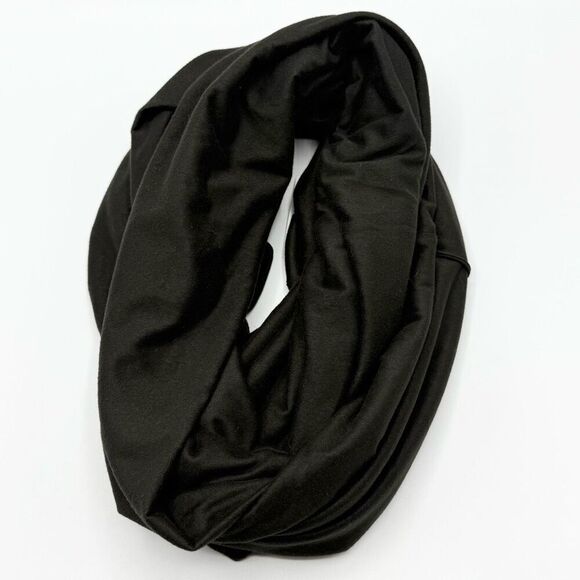 Beyond Yoga Infinity Scarf with Pocket - Black - NWT - Picture 1 of 5